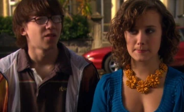 Кадр из сериала Молокососы 2 сезон