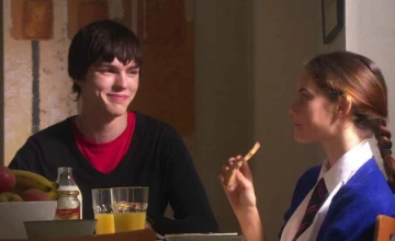 Кадр из сериала Молокососы 1 сезон