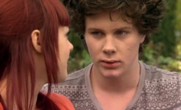 Кадр из сериала Молокососы 3 сезон