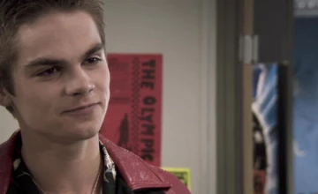 Кадр из сериала Молокососы 6 сезон