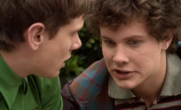 Кадр из сериала Молокососы 3 сезон